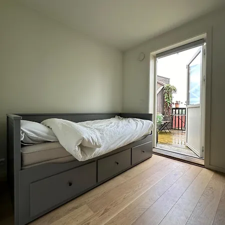 Deluxe 2 Bedroom With View And Underground Garage דירה *