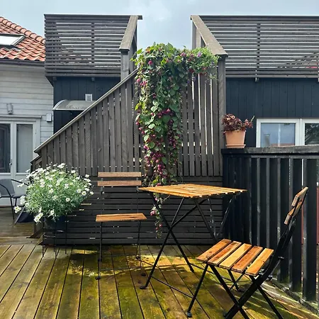 Deluxe 2 Bedroom With View And Underground Garage *
