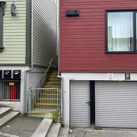 Deluxe 2 Bedroom With View And Underground Garage דירה *