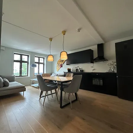 Deluxe 2 Bedroom With View And Underground Garage Appartamento *